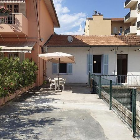 Calme Et Tranquillite Et Un Soupir Villa Menton Buitenkant foto